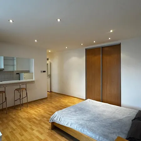 Prievozska 5 *